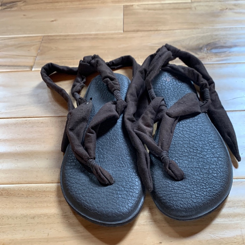 Sanuk ankle wrap sandals